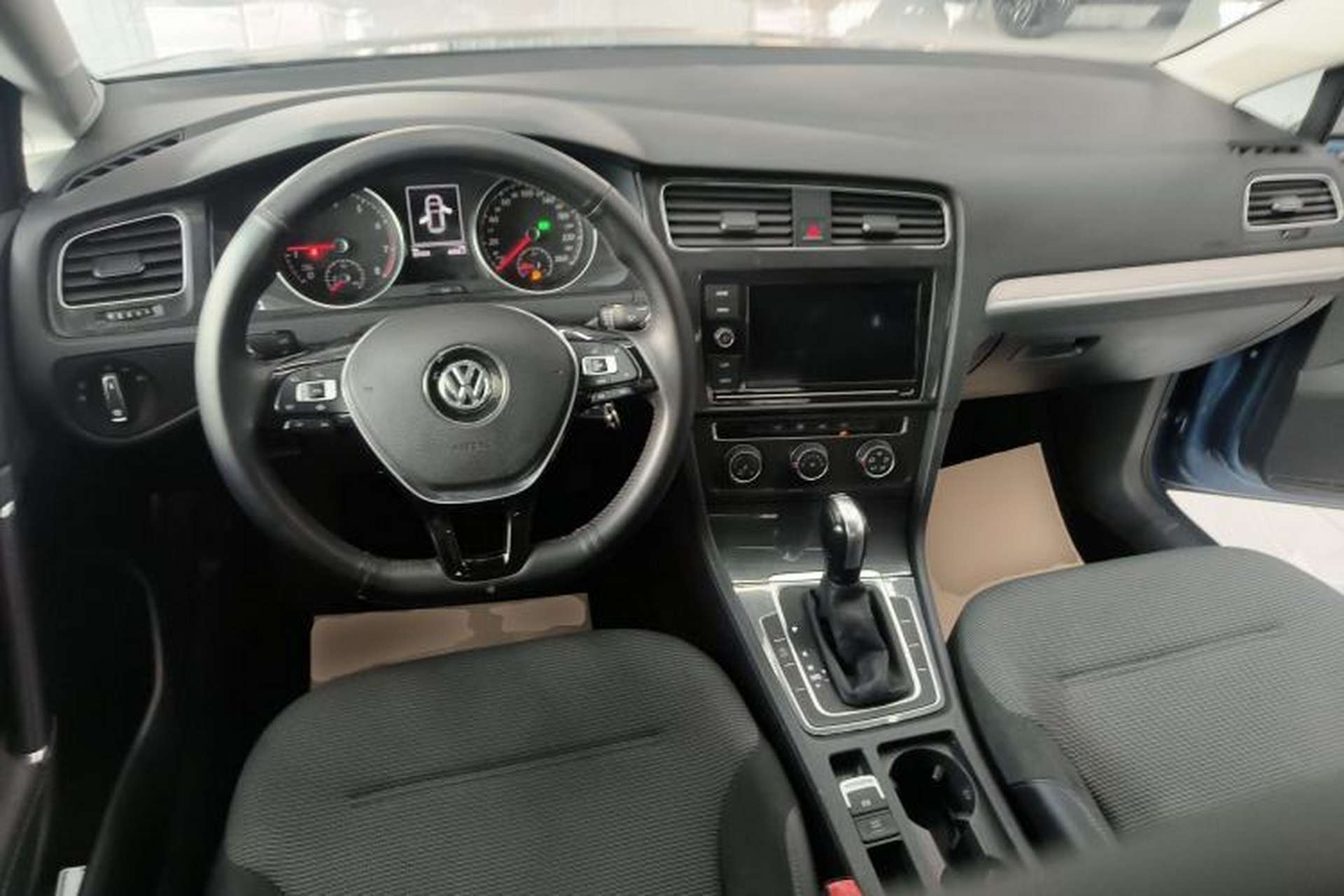 Used Volkswagen Golf 2019 280TSI DSG Comfort Version China V Standard Center Console