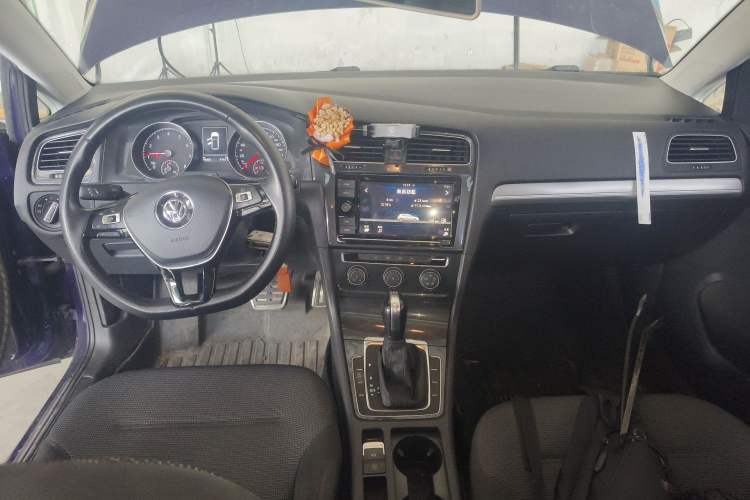 Used Volkswagen Golf 2019 280TSI DSG Comfort Version China V Standard Center Console