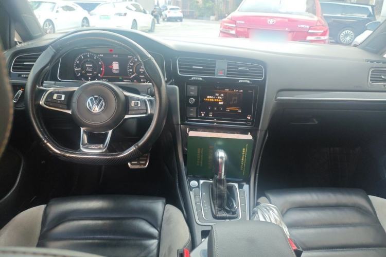 Used Volkswagen Golf 2019 280TSI DSG R-Line China VI Standard Center Console