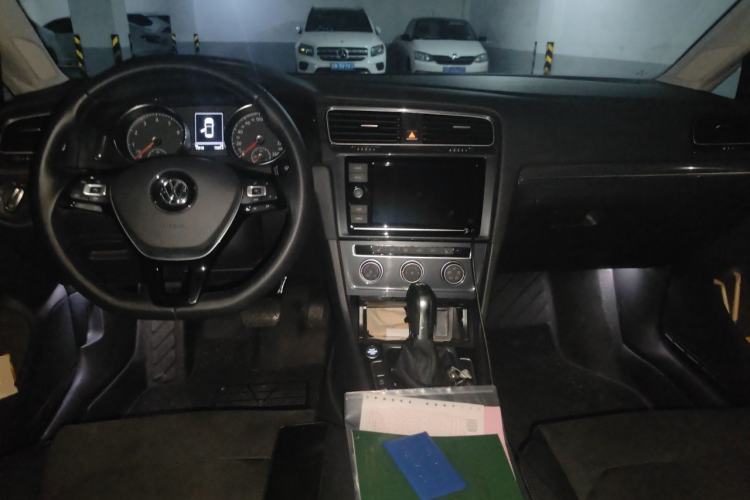 Used Volkswagen Golf 2019 280TSI DSG Luxury Version China VI Standard Center Console