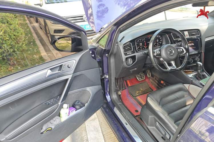 Used Volkswagen Golf 2019 280TSI DSG R-Line China VI Standard Driver Seat
