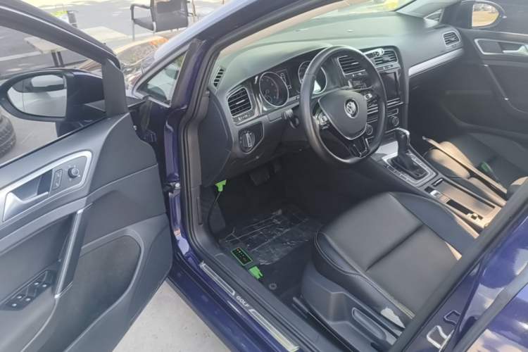Used Volkswagen Golf 2019 200TSI DSG Comfort & Ambition Edition China VI Standard Driver Seat