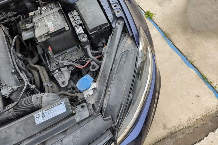 Used Volkswagen Golf 2019 280TSI DSG Comfort Version China VI Standard Engine Bay Left