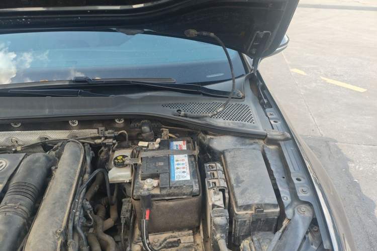 Used Volkswagen Golf 2019 280TSI DSG R-Line China VI Standard Engine Bay Left