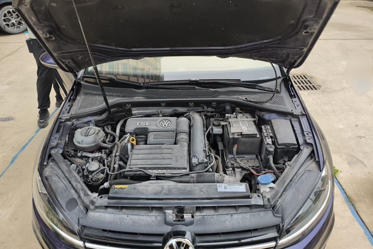 Used Volkswagen Golf 2019 280TSI DSG Comfort Version China VI Standard Engine Bay