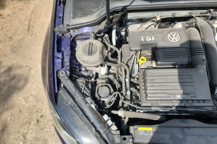 Used Volkswagen Golf 2019 280TSI DSG Comfort Version China VI Standard Engine Bay Right