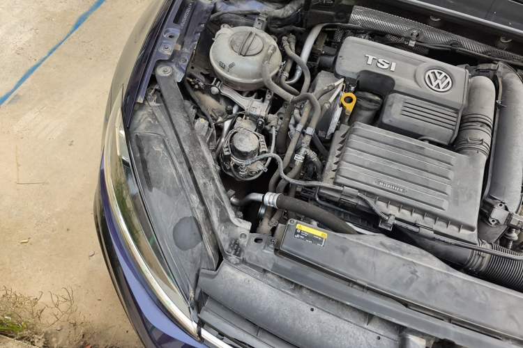 Used Volkswagen Golf 2019 280TSI DSG Comfort Version China VI Standard Engine Bay Right
