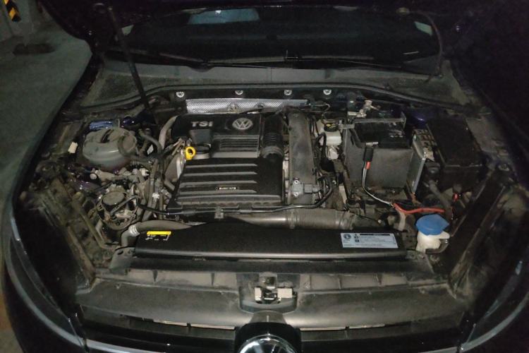 Used Volkswagen Golf 2019 280TSI DSG Luxury Version China VI Standard Engine Bay