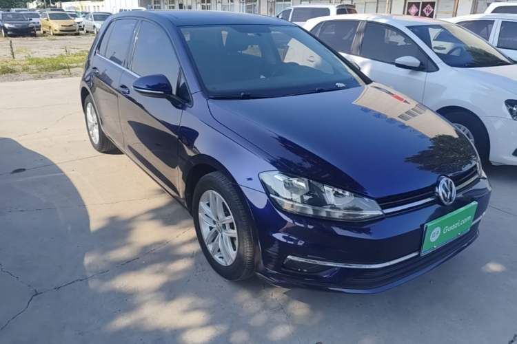 Used Volkswagen Golf 2019 200TSI DSG Comfort & Ambition Edition China VI Standard Front Right 45 Deg