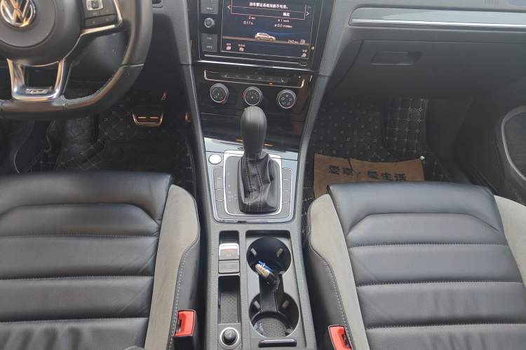 Used Volkswagen Golf 2019 280TSI DSG R-Line Model China V Standard Gear Lever
