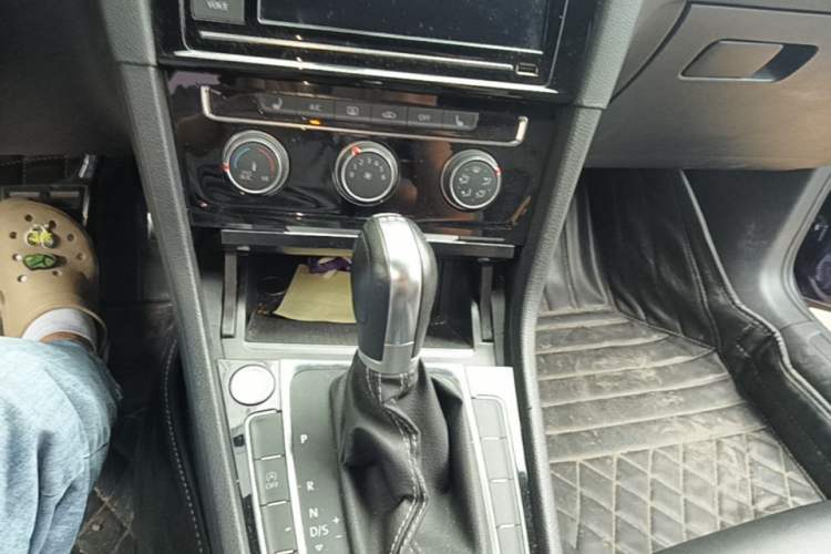 Used Volkswagen Golf 2019 280TSI DSG R-Line Model China V Standard Gear Lever