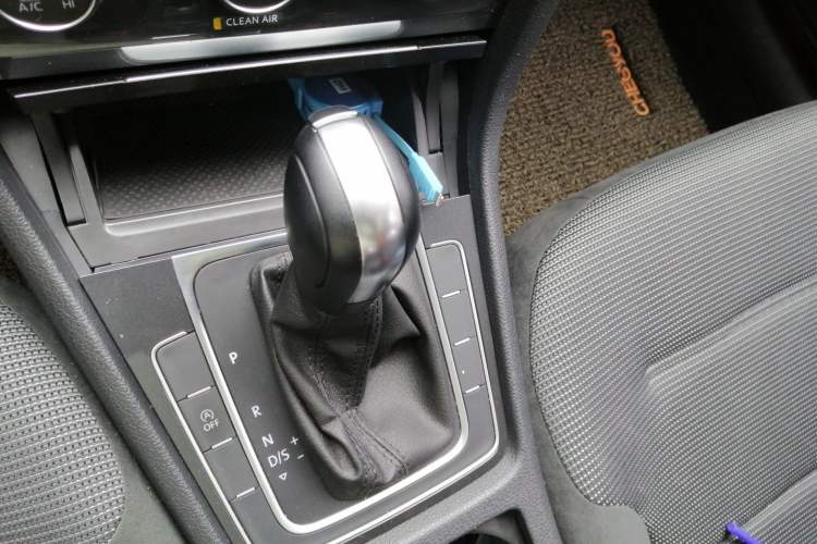 Used Volkswagen Golf 2019 280TSI DSG Comfort Version China VI Standard Gear Lever