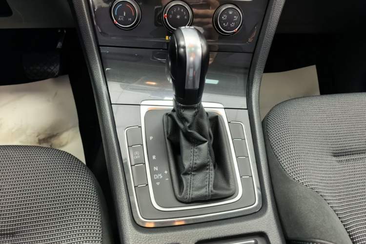 Used Volkswagen Golf 2019 280TSI DSG Comfort Version China V Standard Gear Lever
