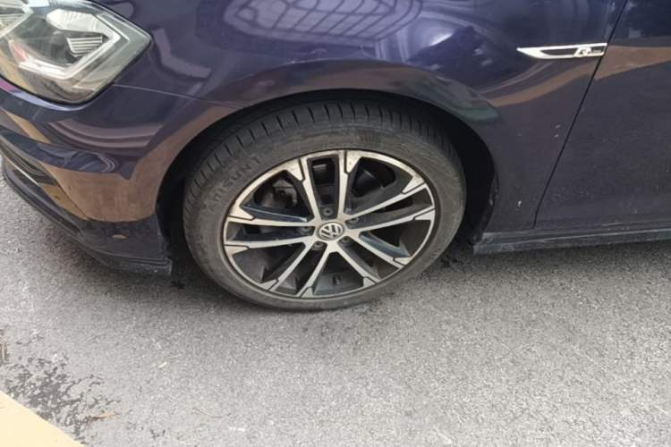 Used Volkswagen Golf 2019 280TSI DSG R-Line Model China V Standard Left Front Wheel Hub