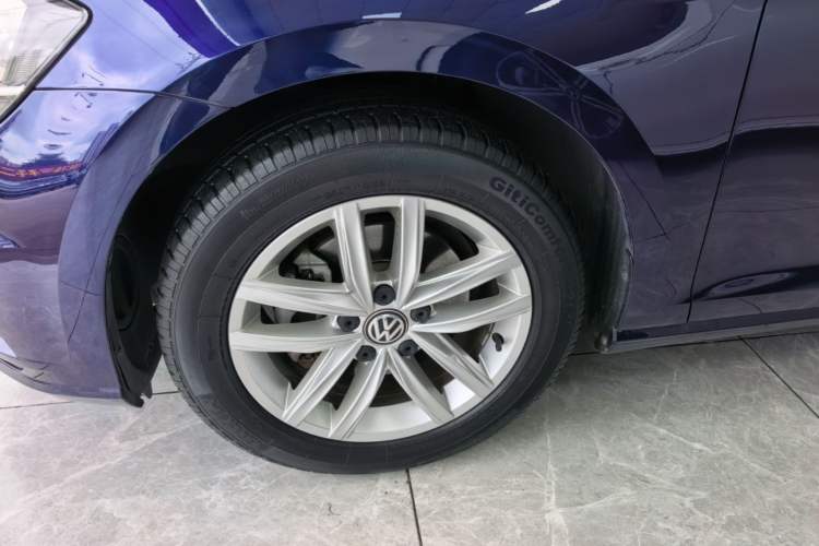 Used Volkswagen Golf 2019 280TSI DSG Comfort Version China V Standard Left Front Wheel Hub