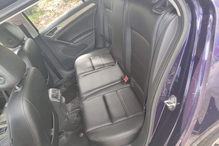 Used Volkswagen Golf 2019 200TSI DSG Comfort & Ambition Edition China VI Standard Left Rear Seat