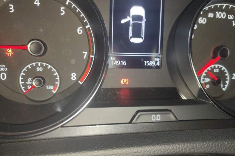Used Volkswagen Golf 2019 280TSI DSG Luxury Version China VI Standard Odometer Close Up