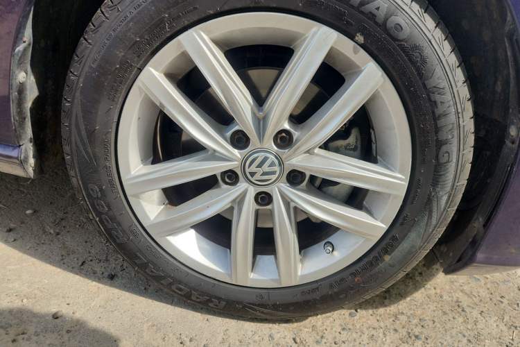 Used Volkswagen Golf 2019 280TSI DSG Comfort Version China VI Standard Right Front Wheel Hub