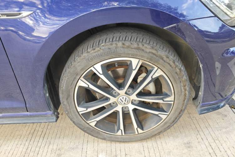 Used Volkswagen Golf 2019 280TSI DSG R-Line China VI Standard Right Front Wheel Hub