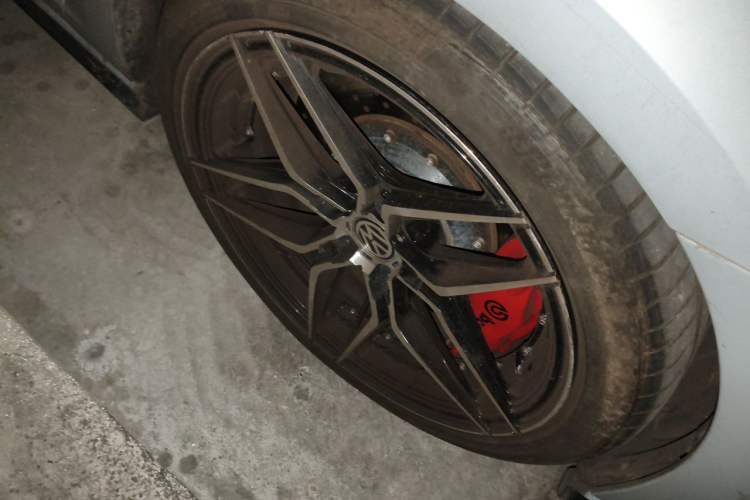 Used Volkswagen Golf 2019 280TSI DSG R-Line China VI Standard Right Front Wheel Hub