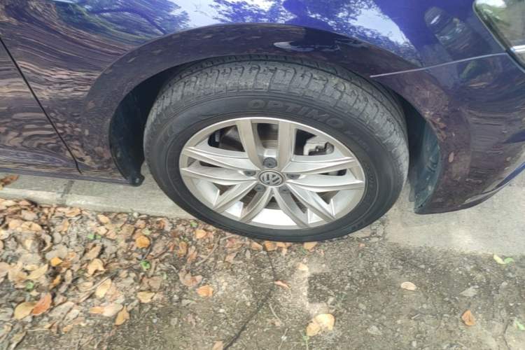 Used Volkswagen Golf 2019 200TSI DSG Comfort & Ambition Edition China VI Standard Right Front Wheel Hub