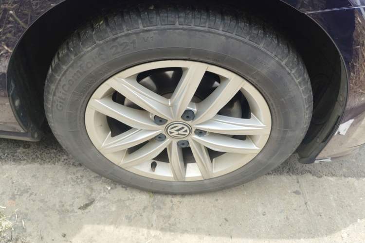 Used Volkswagen Golf 2019 280TSI DSG Comfort Version China V Standard Right Front Wheel Hub
