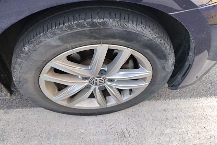 Used Volkswagen Golf 2019 280TSI DSG Comfort Version China V Standard Right Front Wheel Hub