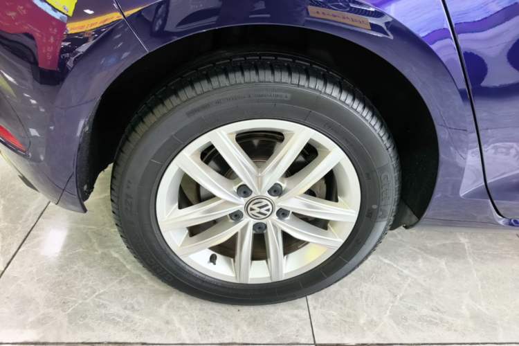 Used Volkswagen Golf 2019 280TSI DSG Comfort Version China V Standard Right Rear Wheel Hub