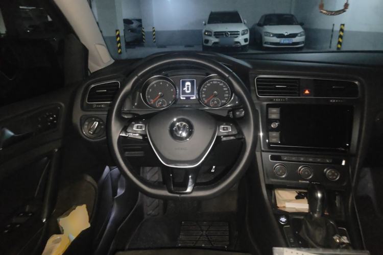Used Volkswagen Golf 2019 280TSI DSG Luxury Version China VI Standard Steering Wheel