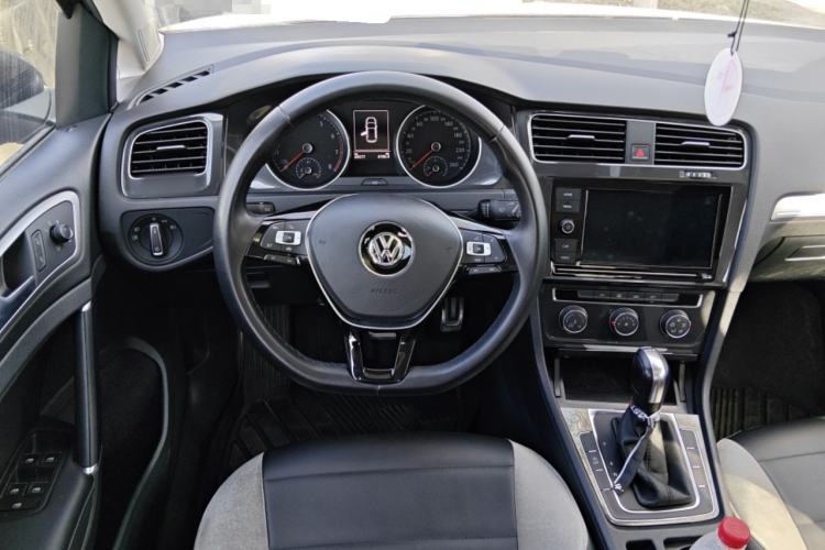Used Volkswagen Golf 2019 280TSI DSG Comfort Version China VI Standard Steering Wheel