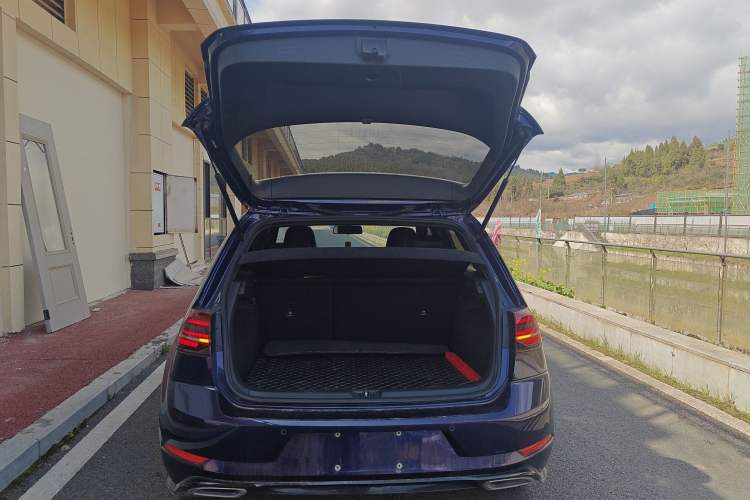 Used Volkswagen Golf 2019 280TSI DSG R-Line Model China V Standard Trunk