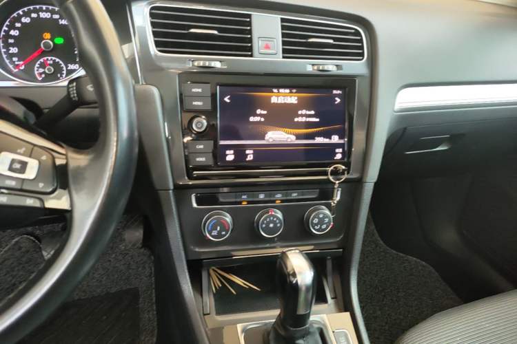 Used Volkswagen Golf 2019 280TSI DSG Comfort Version China VI Standard Audio And AC Panel
