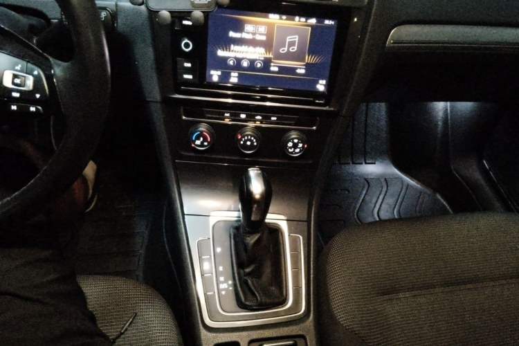 Used Volkswagen Golf 2019 280TSI DSG Comfort Version China VI Standard Audio And AC Panel