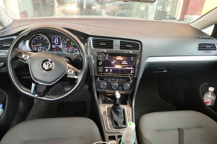 Used Volkswagen Golf 2019 280TSI DSG Comfort Version China VI Standard Center Console