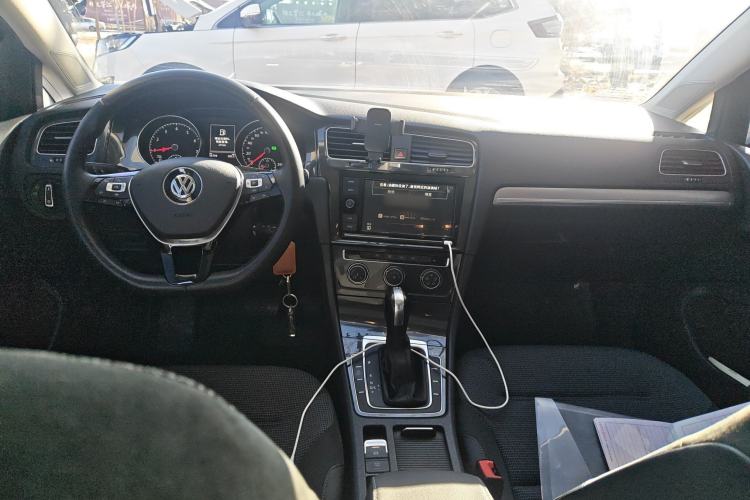 Used Volkswagen Golf 2019 280TSI DSG Comfort Version China V Standard Center Console