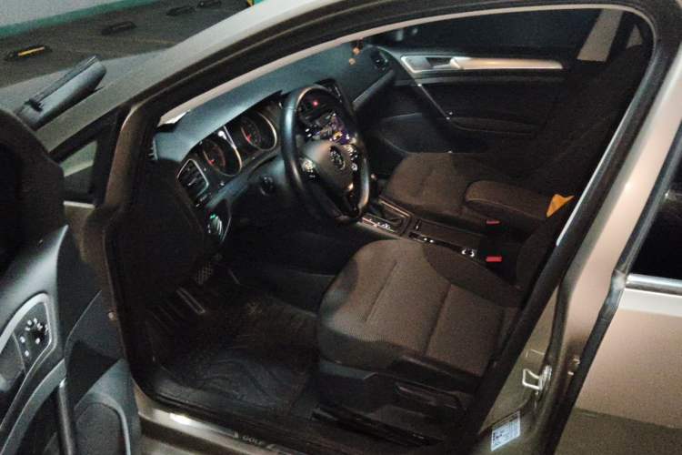 Used Volkswagen Golf 2019 280TSI DSG Comfort Version China VI Standard Driver Seat