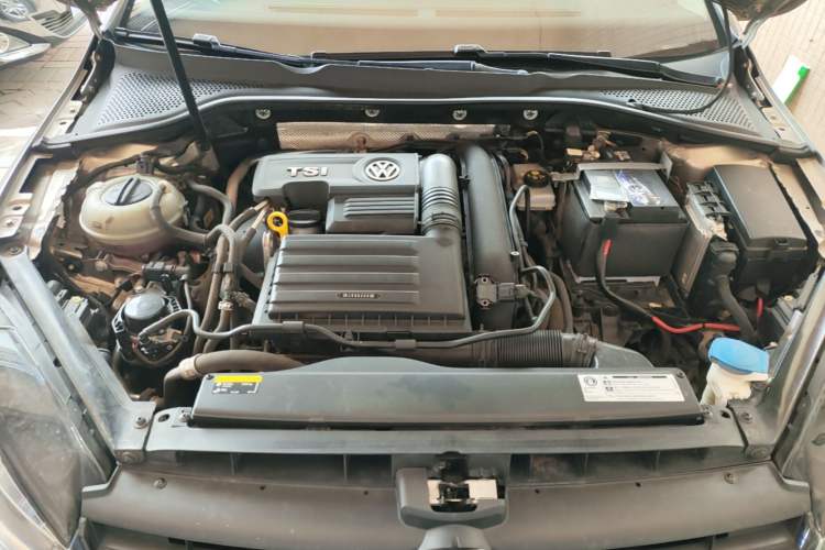 Used Volkswagen Golf 2019 280TSI DSG Comfort Version China VI Standard Engine Bay