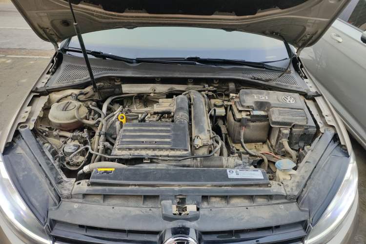 Used Volkswagen Golf 2019 280TSI DSG Comfort Version China VI Standard Engine Bay