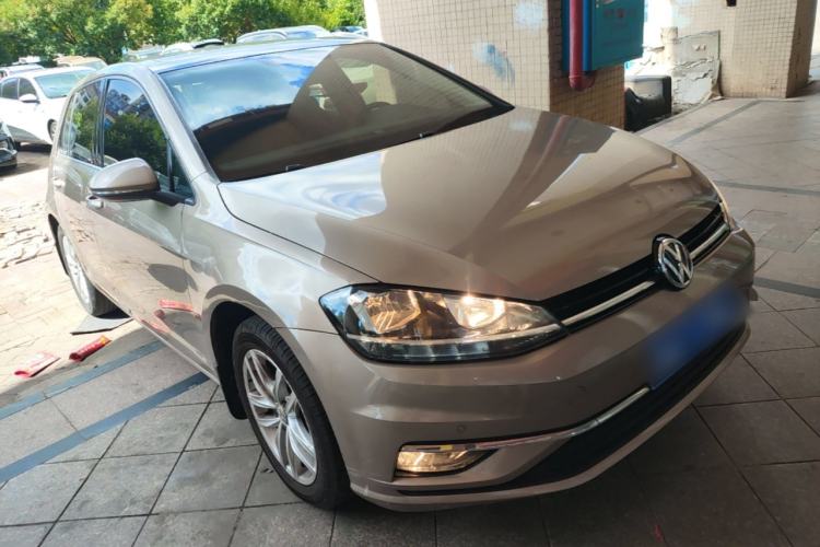 Used Volkswagen Golf 2019 280TSI DSG Comfort Version China VI Standard Front Right 45 Deg