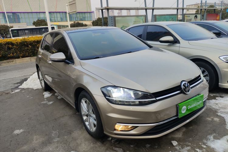 Used Volkswagen Golf 2019 280TSI DSG Comfort Version China VI Standard Front Right 45 Deg