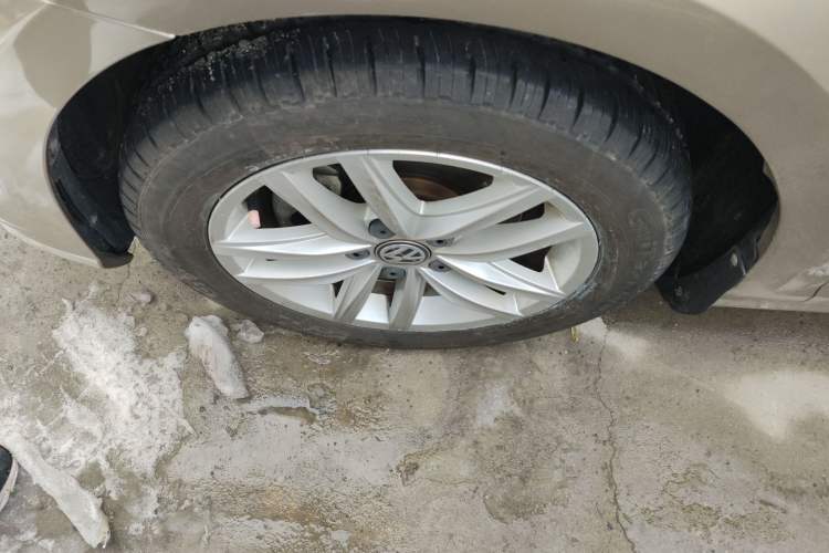 Used Volkswagen Golf 2019 280TSI DSG Comfort Version China VI Standard Left Front Wheel Hub