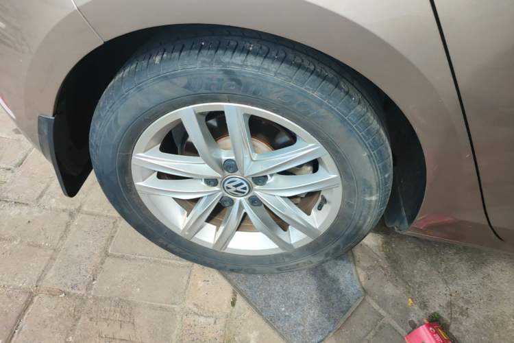 Used Volkswagen Golf 2019 280TSI DSG Comfort Version China VI Standard Right Rear Wheel Hub