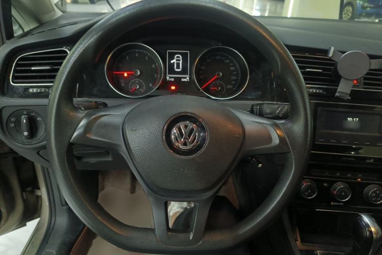 Used Volkswagen Golf 2019 1.6L Automatic Fashion Model China V Standard Steering Wheel