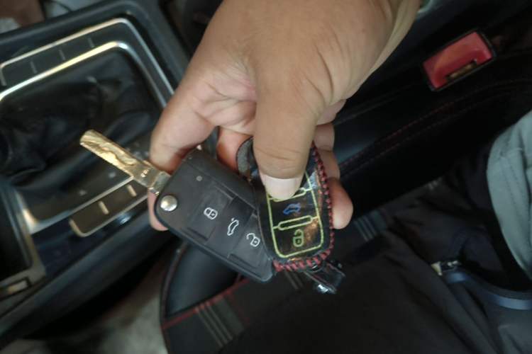 Used Volkswagen Golf 2019 1.6L Automatic Fashion Model China V Standard Vehicle Key