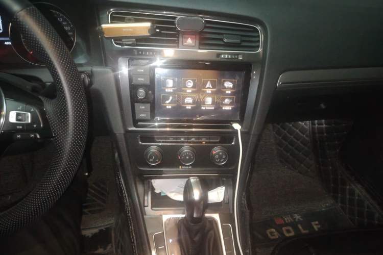 Used Volkswagen Golf 2019 200TSI DSG Comfort & Ambition Edition China VI Standard Audio And AC Panel
