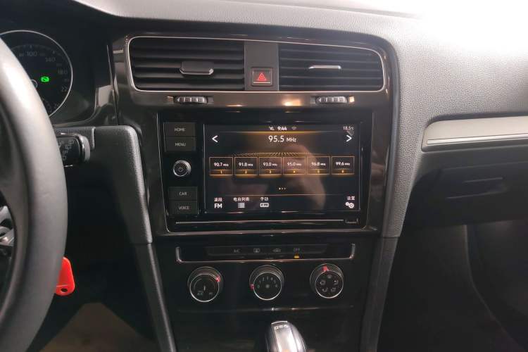 Used Volkswagen Golf 2019 200TSI DSG Comfort & Ambition Edition China VI Standard Audio And AC Panel