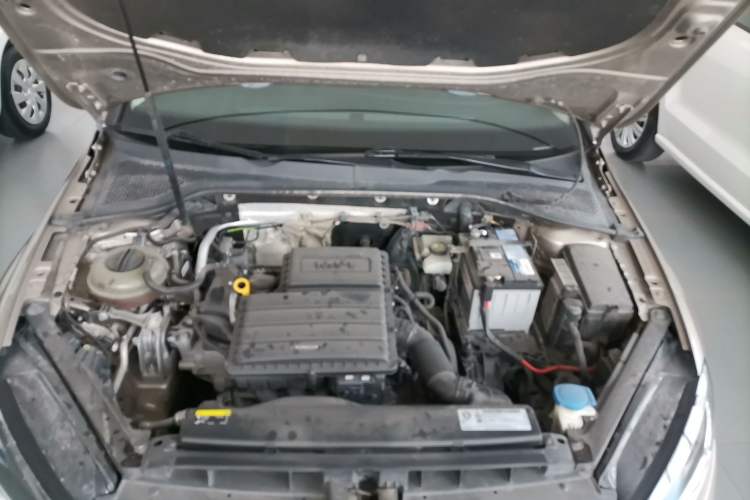Used Volkswagen Golf 2019 1.6L Automatic Comfort Model China V Standard Engine Bay