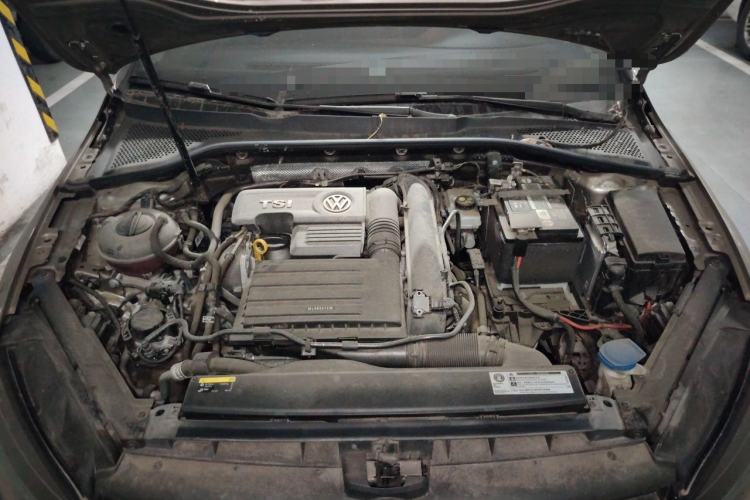 Used Volkswagen Golf 2019 200TSI DSG Comfort & Ambition Edition China VI Standard Engine Bay
