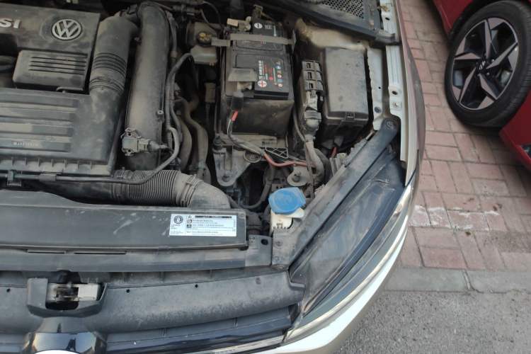 Used Volkswagen Golf 2019 280TSI DSG Comfort Version China VI Standard Engine Bay Left