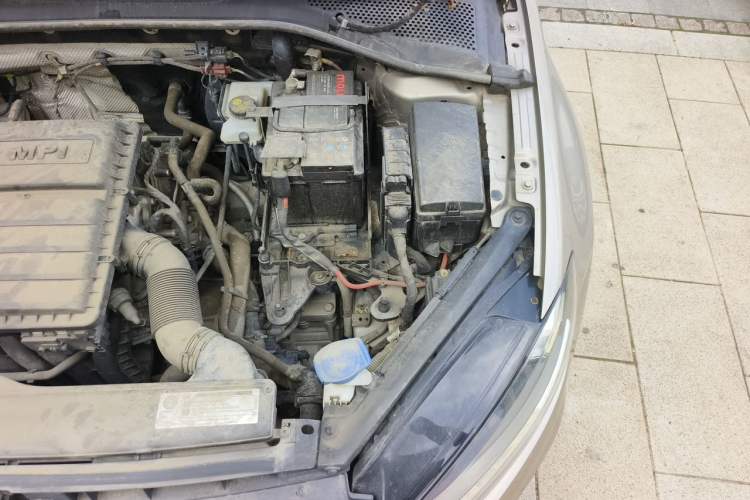 Used Volkswagen Golf 2019 1.6L Automatic Comfort Model China V Standard Engine Bay Left